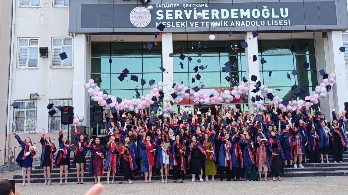 2025 Mezuniyet Törenimizi Gurur ve Coşkuyla Gerçekleştirdik!