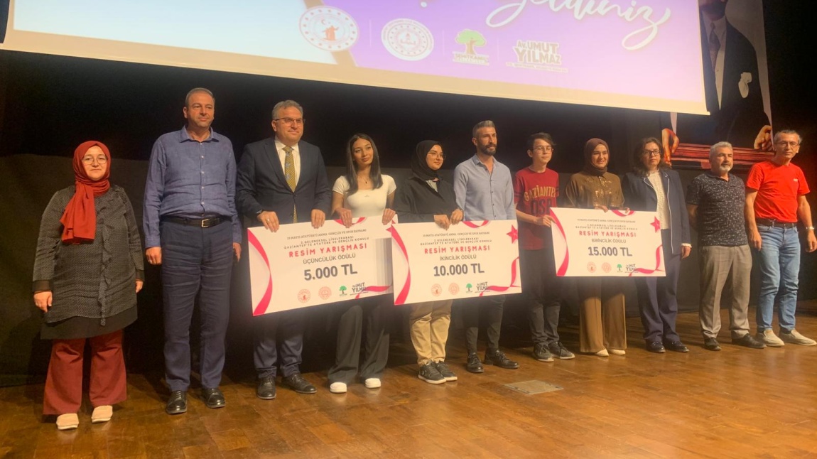 Şehitkamil İlçe Milli Eğitim Müdürlüğü ve Şehitkamil Belediyesi iş birliğiyle düzenlenmiş olan liseler arası geleneksel resim yarışması